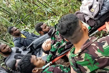 ইন্দোনেশিয়ায় বিমান বিধ্বস্ত হয়ে নিহত ৮, এক কিশোরকে জীবিত উদ্ধার
