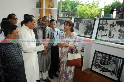 যুদ্ধের চশমা দিয়ে বাংলাদেশকে দেখতে চাই : তথ্য মন্ত্রী