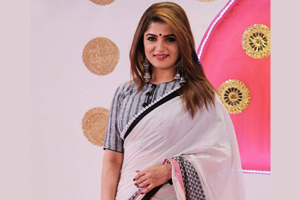 দুই অভিনেতার সঙ্গে প্রেম চলছে শ্রাবন্তীর!