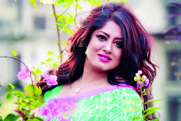 আমির খানের বিপরীতে অভিনয়ের প্রস্তাব পেয়েছিলেন মৌসুমী!