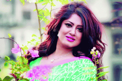 আমির খানের বিপরীতে অভিনয়ের প্রস্তাব পেয়েছিলেন মৌসুমী!