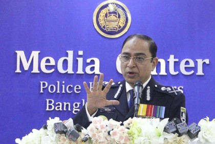 ফেসবুকে অ্যাডমিন চায় পুলিশ