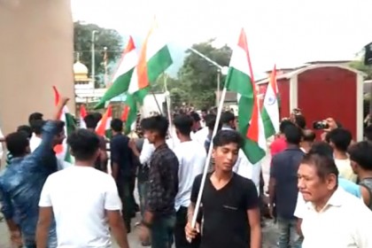 গাড়ি থেকে ভারতের পতাকা খুলে নিলো ভুটানের পুলিশ, উত্তেজনা