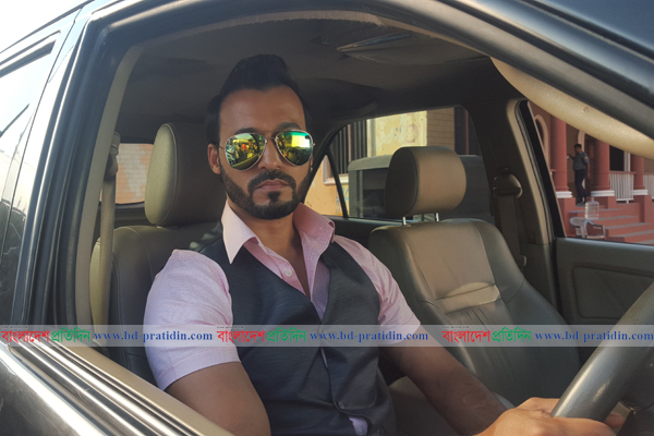 'নিজেকে আইকন হিসেবে উপস্থাপন করাটাকে বেশি পছন্দ করি'