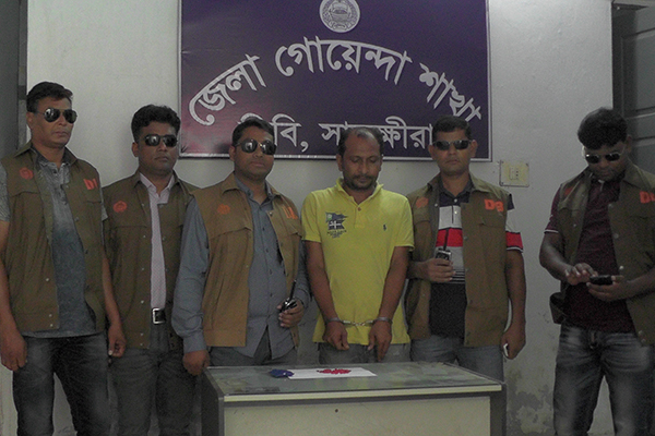সাতক্ষীরায় ইয়াবাসহ আটক ৩ 