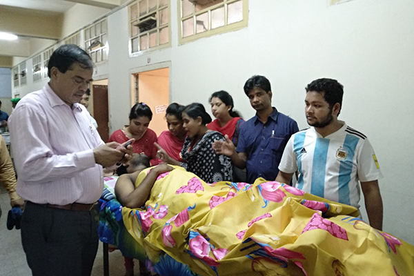 ঢাকা পঙ্গু হাসপাতালের পথে ট্রেনে পা হারানো রবিউল
