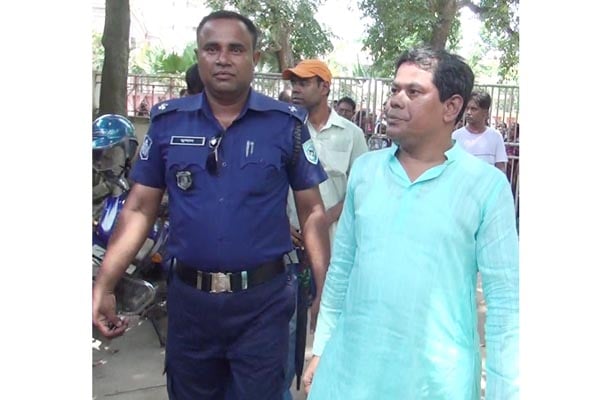 ভিজিএফ’র চাল ওজনে কম দেয়ার মামলায় দিনাজপুর পৌর মেয়র গ্রেফতার

