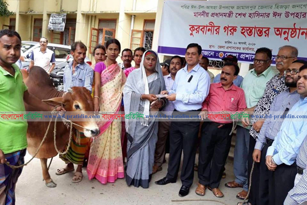 প্রধানমন্ত্রীকে এসএমএস করে কোরবানির গরু পেল হিজড়া সম্প্রদায়