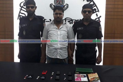 সুন্দরবনে দস্যুদের কাছে মুক্তিপণ পৌঁছানোর অভিযোগে আটক ১