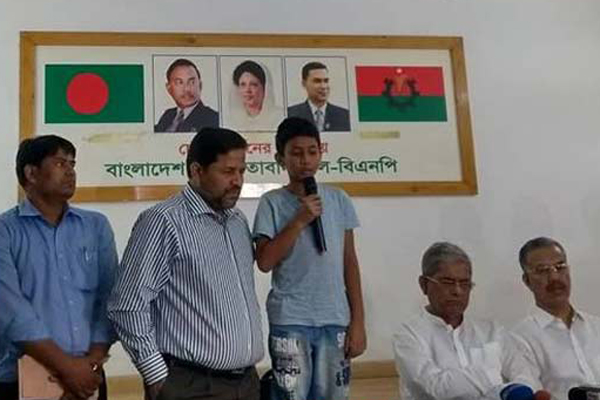 কাঁদলেন মির্জা ফখরুল