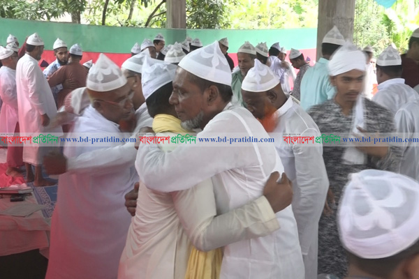 বরিশালের কয়েক হাজার পরিবারের আগাম ঈদ উদযাপন