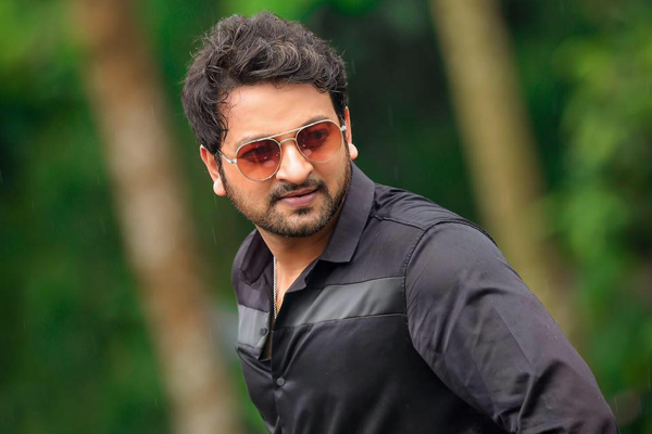 মাহি তারকা শিল্পী: সাইমন