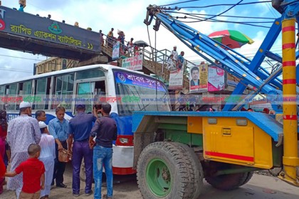 যাত্রীদের কাছ থেকে অতিরিক্ত ভাড়া আদায়ের বিরুদ্ধে ব্যবস্থা