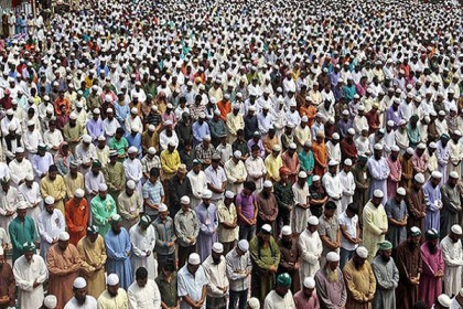 জাকের পার্টির উদ্যোগে ৩ শতাধিক ঈদ জামাত