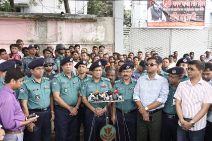 'গরু বিক্রেতাদের হাট পরিবর্তনে বাধা দিলে কঠোর ব্যবস্থা'