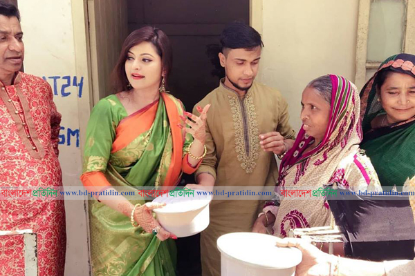 ছবিতে এফডিসিতে পরীমণির কোরবানি