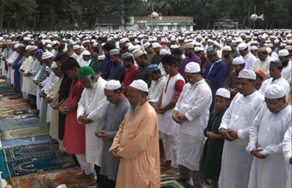 ময়মনসিংহে ঈদের প্রধান জামাত অনুষ্ঠিত