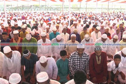 কলারোয়ায় ত্যাগ ও মহিমায় পবিত্র ঈদুল আজহা পালিত