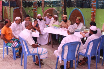 রাজধানীর এক পঞ্চায়েত কাহন