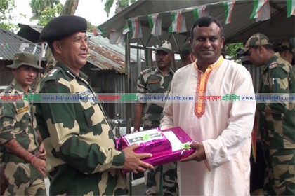 বিজিবি-বিএসএফের ঈদের শুভেচ্ছা বিনিময়