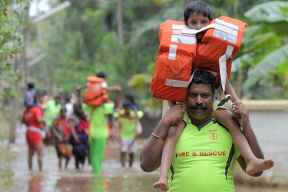 কেরালায় বন্যা : বিদেশি সাহায্য নেওয়ার কথা ভাবছেন মোদি 