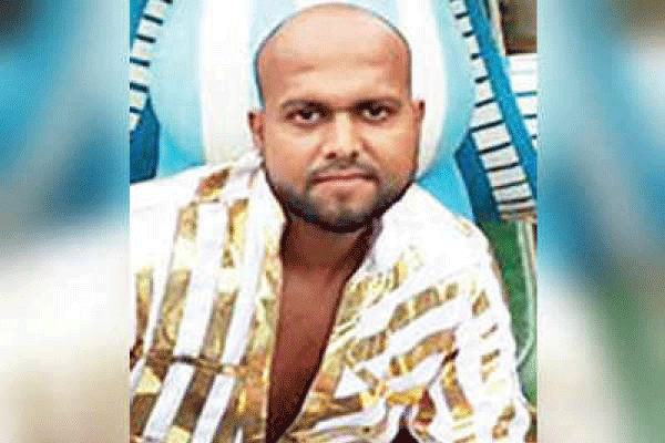 বলিউডের বিখ্যাত ড্যান্সারের ঝুলন্ত লাশ উদ্ধার!