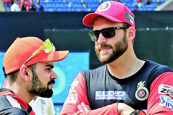 ভেট্টোরিসহ ৩ কোচকে বরখাস্ত করলো ব্যাঙ্গালুরু