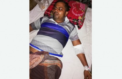ভাঙ্গায় রাস্তা থেকে ধরে নিয়ে যুবককে কুপিয়ে জখম