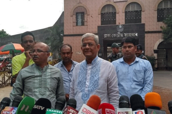 মনোবল ধরে রাখতে বলেছেন খালেদা জিয়া: ফখরুল
