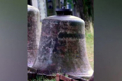 চীনে খোঁজ মিলেছে ২৭৭ বছরের ঐতিহাসিক ঘণ্টার