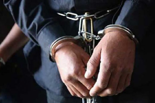 ইয়াবার আসর থেকে হোটেল মালিকসহ গ্রেফতার ৪
