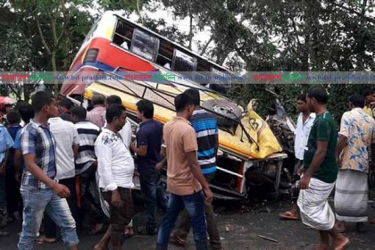 নাটোরে বাস-লেগুনা সংঘর্ষে ১৫ জন নিহতের ঘটনায় মামলা