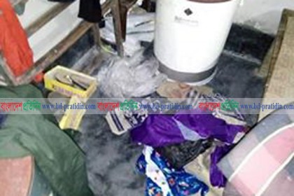 কৃষককে মাদক ব্যবসায়ী সাজাতে গিয়ে গণপিটুনির শিকার ৩ পুলিশ
