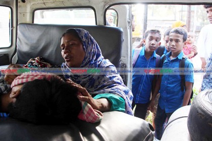 কুমিল্লায় ট্রাকের ধাক্কায় স্কুলছাত্র নিহত