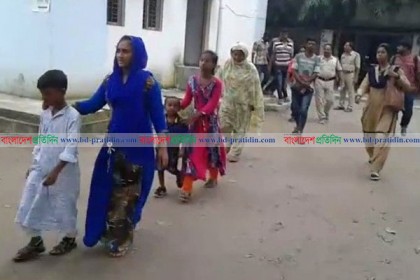 ভারতে অবৈধ অনুপ্রবেশের অভিযোগে ১৫ বাংলাদেশি আটক
