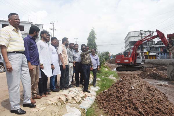 আগ্রাবাদ এক্সেস রোডে কাজ দ্রুত শেষ করার নির্দেশ চসিকের


