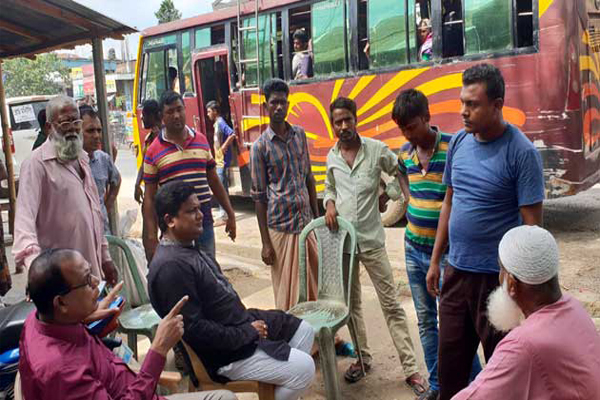 সড়ক নিরাপদ রাখতে মাঠে নেমেছেন বাস মালিকরা