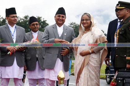 ত্রিভুবন বিমানবন্দরে প্রধানমন্ত্রীকে লালগালিচা সংবর্ধনা