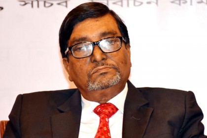 সভা শুরুর ৩০ মিনিট পর বেরিয়ে গেলেন নির্বাচন কমিশনার