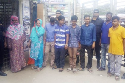ফরিদপুর মেডিকেল কলেজ হাসপাতাল থেকে ৯ দালাল আটক

