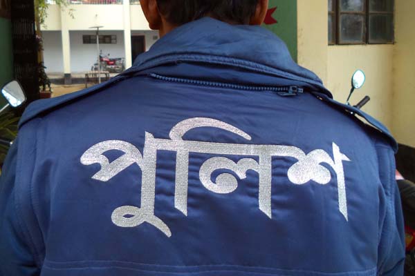 ইয়াবা উদ্ধারের ঘটনায় পুলিশের এসআই গ্রেফতার