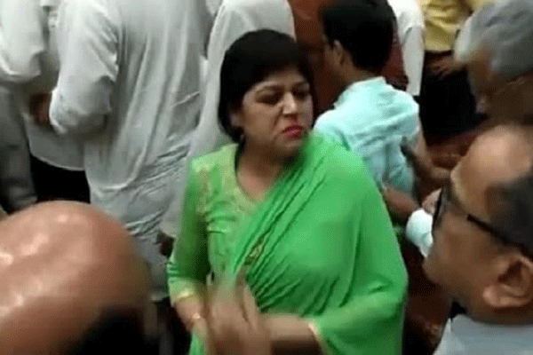 সিনিয়র নেতাদের বিরুদ্ধে যৌন হেনস্থার অভিযোগ বিজেপি নেত্রীর, ভিডিও ভাইরাল!