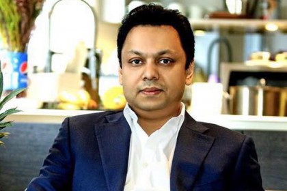 ব্যবসায়ী শওকত আজিজকে প্লেন থেকে নামিয়ে দিলো এয়ার কানাডা