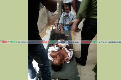 নোয়াখালীতে সড়ক দুর্ঘটনায় মা-ছেলেসহ নিহত ৩