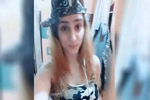 হিন্দি গান গেয়ে বেতন-ভাতা 'বন্ধ' পাকিস্তানি তরুণীর! ভাইরাল ভিডিও