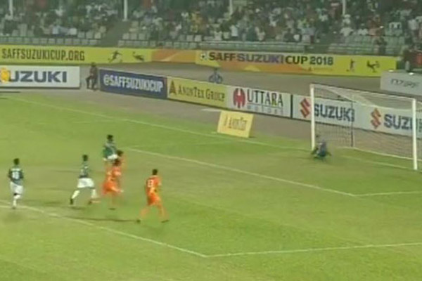 এক গোলে এগিয়ে বাংলাদেশ