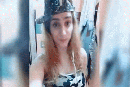 হিন্দি গান গেয়ে বেতন-ভাতা 'বন্ধ' পাকিস্তানি তরুণীর! ভাইরাল ভিডিও