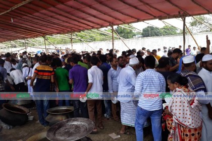 মেয়র জাহাঙ্গীরের অভিষেক অনুষ্ঠানে খাবার বিতরণে বিশৃঙ্খলা, আহত ১০