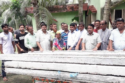 দিনাজপুরে ১৬ পরিবারের মাঝে গৃহ নির্মাণ সামগ্রী বিতরণ