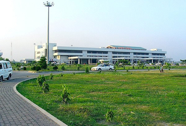 অন্তর্বাসে স্বর্ণপাচার!
